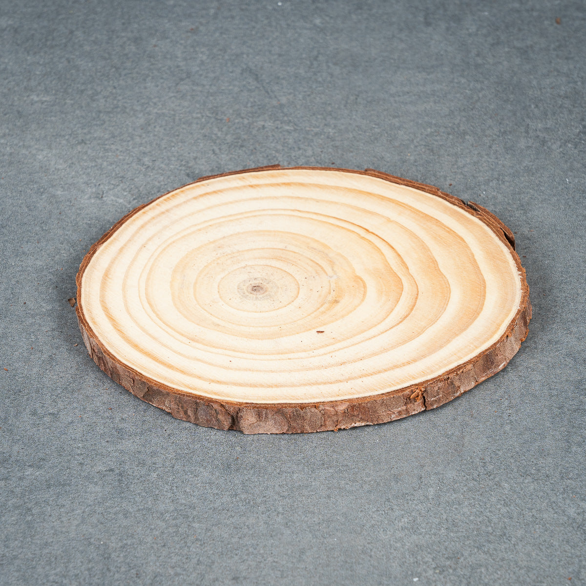 Okantad träbit, rund - 13-15 cm i diameter - Gran