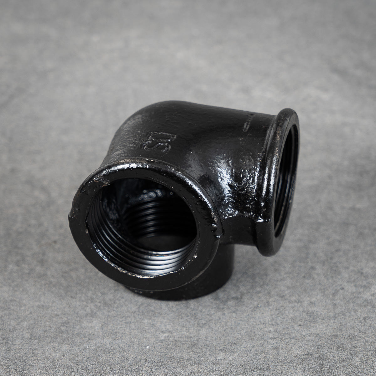 Tre-koppling - 32 mm - Svartlackerad