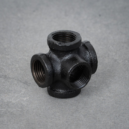 Fem-liitin - 20 mm - Mustamaalattu