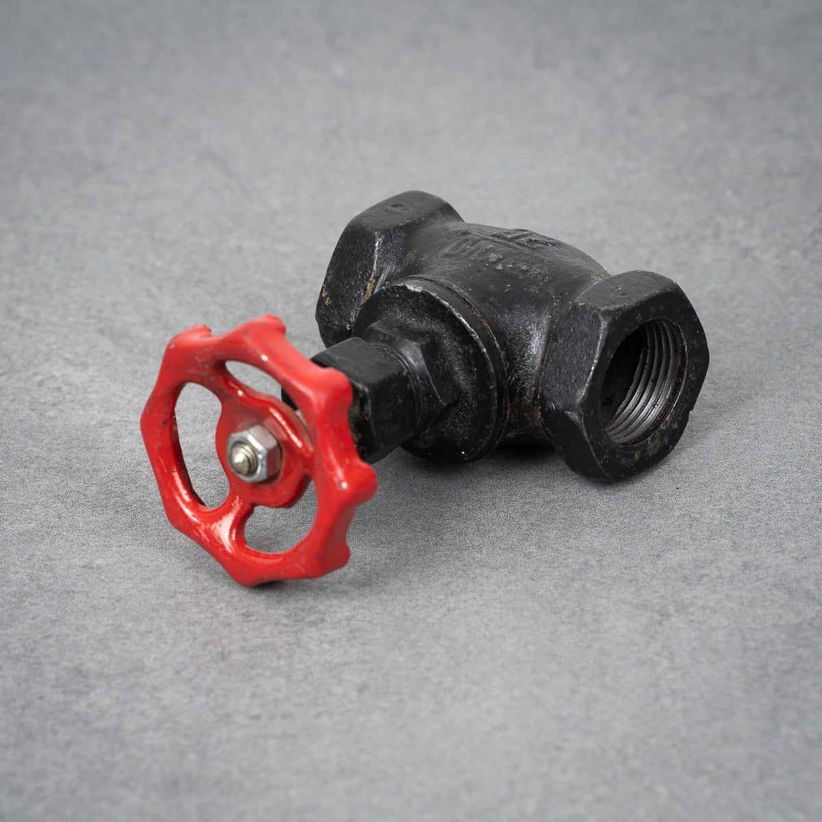 Vandventil rød knap - 26 mm - Rød / sort