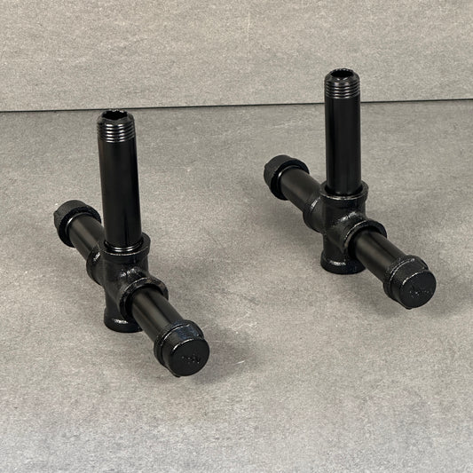 En extra våning av SteelSip, en robust och hållbar bygglösning i stål, som visar dess moderna design och funktionalitet.