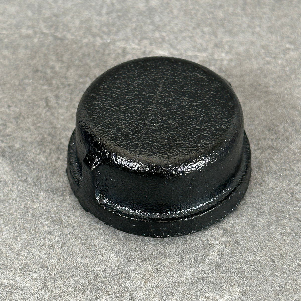 End nut / external plug - 32 mm - Black lacquered