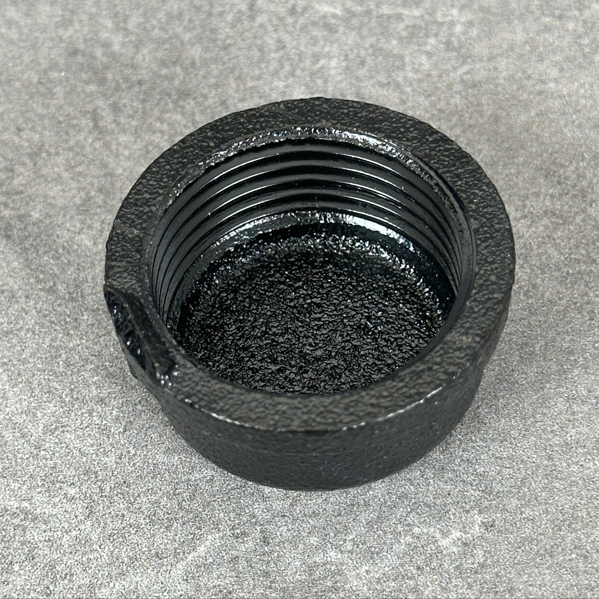 End nut / external plug - 32 mm - Black lacquered