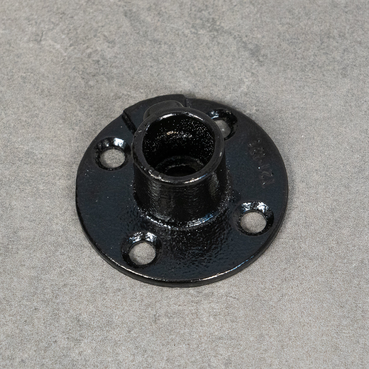 Väggfäste / fot, flytande, 4-hål - 20 mm - Svartlackerad