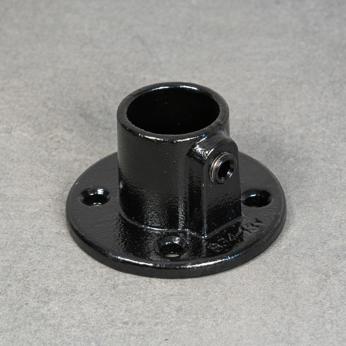 Väggfäste / fot, flytande, 4-hål - 32 mm - Svartlackerad