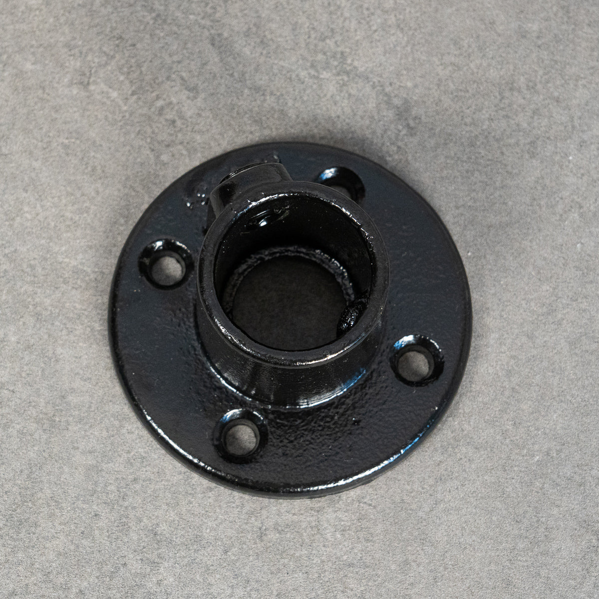 Väggfäste / fot, flytande, 4-hål - 32 mm - Svartlackerad