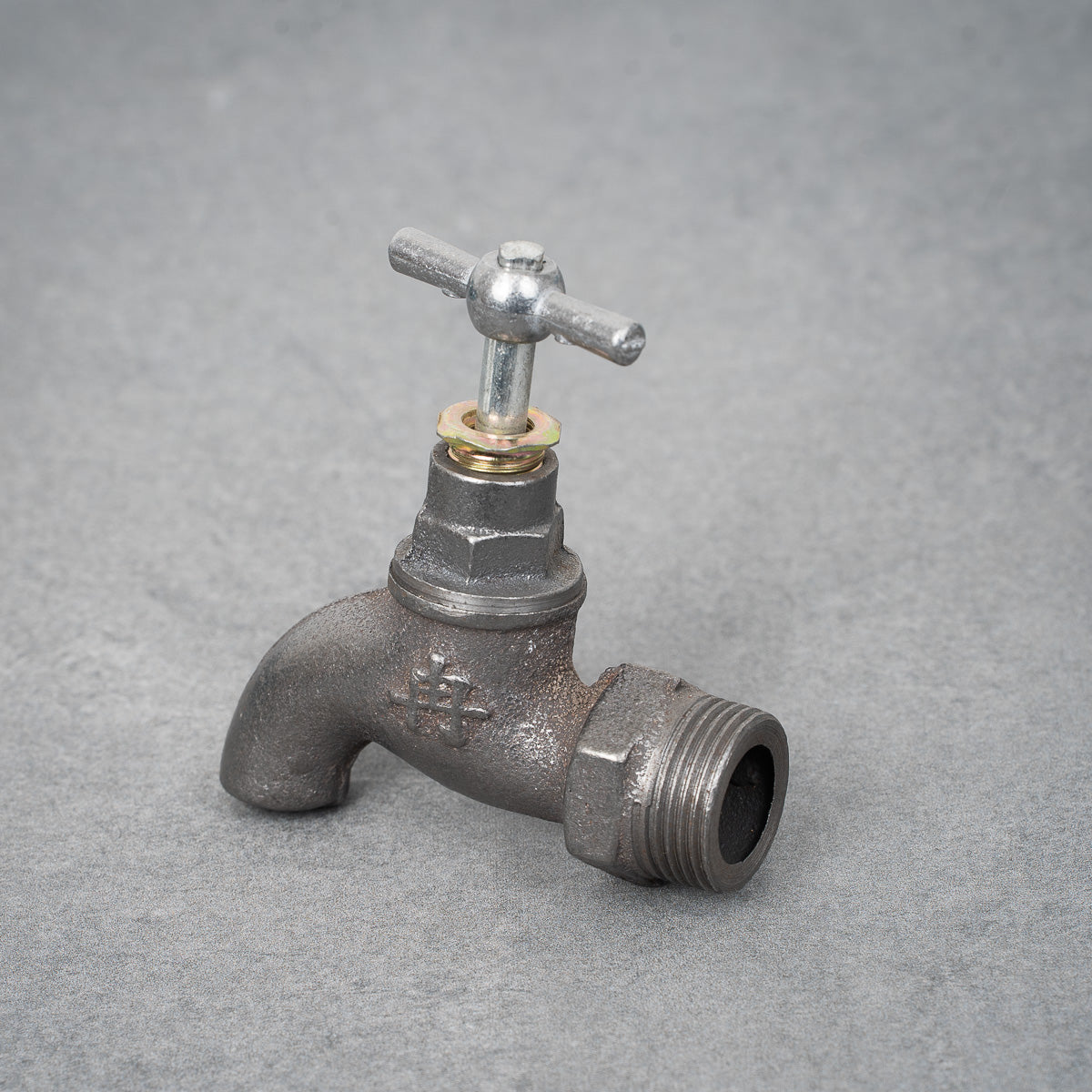 Robust Cast Iron Water Tap for Industrial Interior Design – Piperebel
